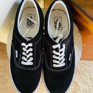 Black men’s lace up vans size 12